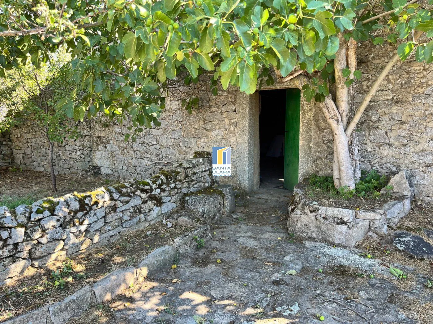 CASA EN VENTA CON 3 DORMITORIOS, GARAJE Y AMPLIO JARDÍN EN MUGA DE SAYAGO, ZAMORA. - Inmobiliaria Santa Clara en Zamora - Miniatura 16