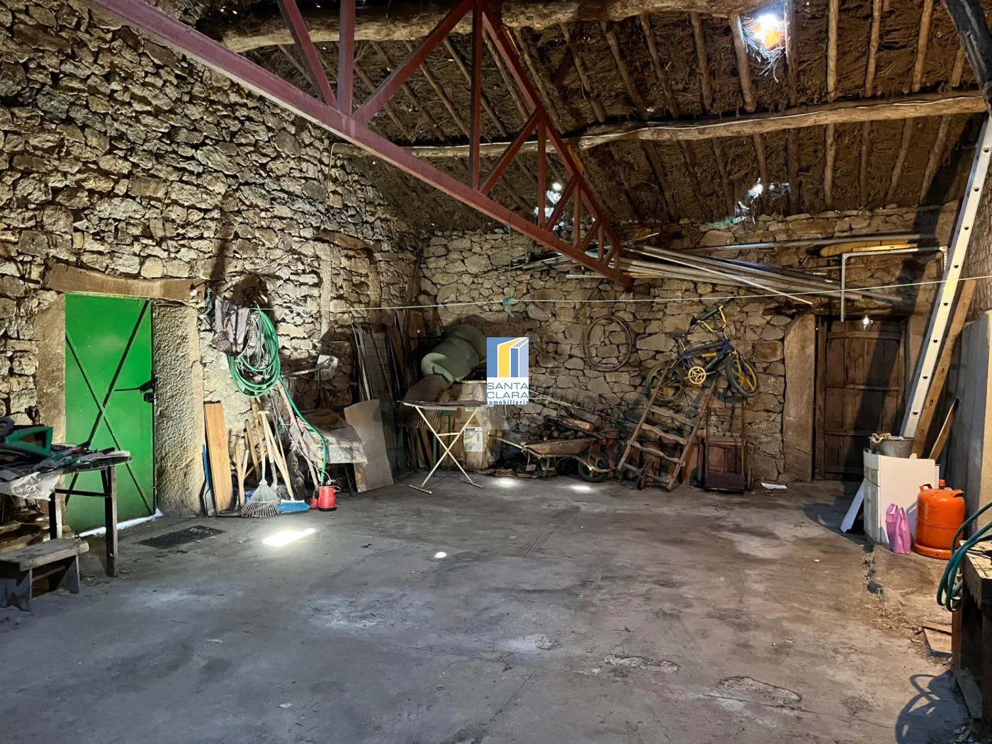 CASA EN VENTA CON 3 DORMITORIOS, GARAJE Y AMPLIO JARDÍN EN MUGA DE SAYAGO, ZAMORA. - Inmobiliaria Santa Clara en Zamora - Miniatura 17