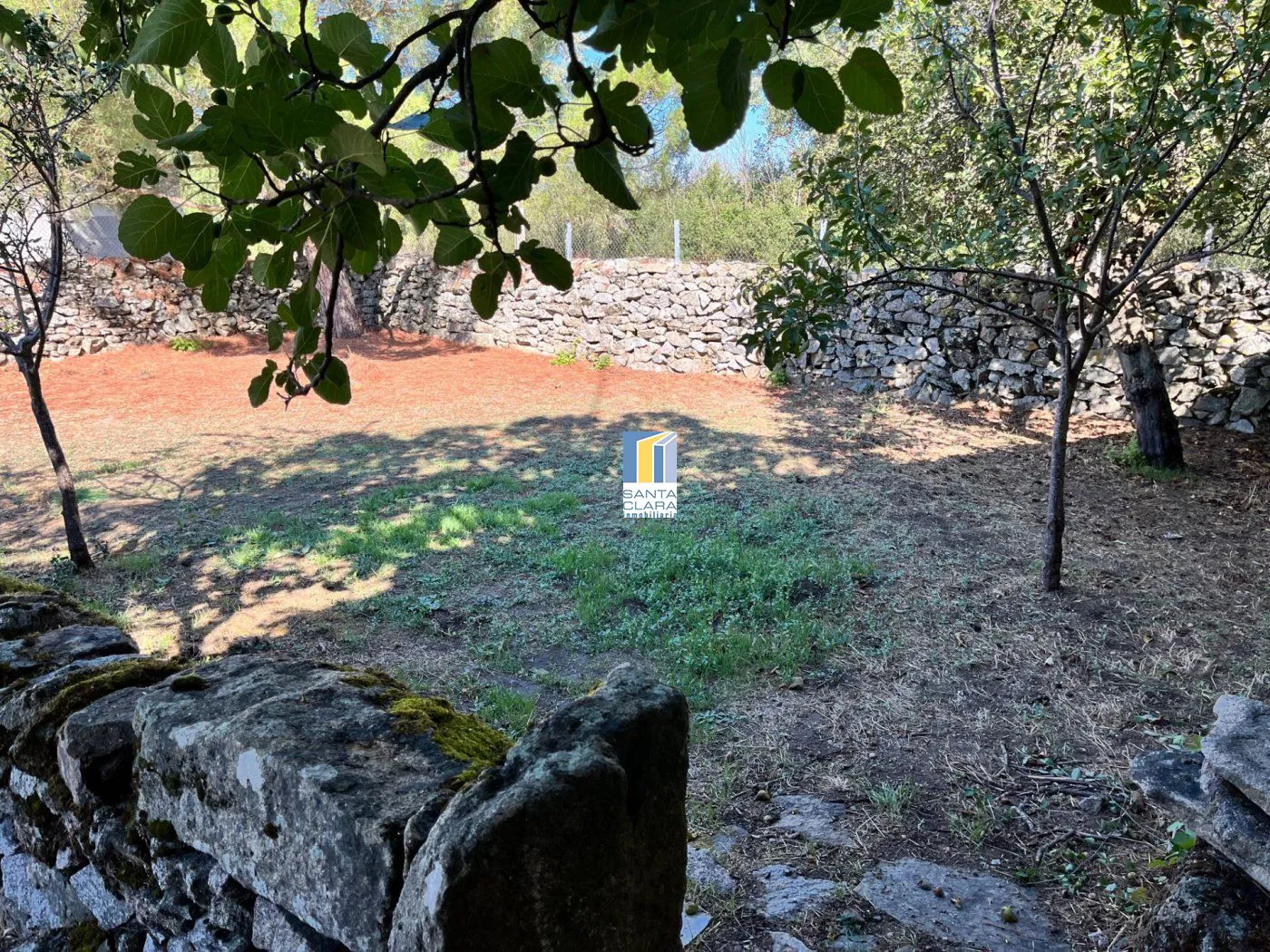 CASA EN VENTA CON 3 DORMITORIOS, GARAJE Y AMPLIO JARDÍN EN MUGA DE SAYAGO, ZAMORA. - Inmobiliaria Santa Clara en Zamora - Miniatura 18