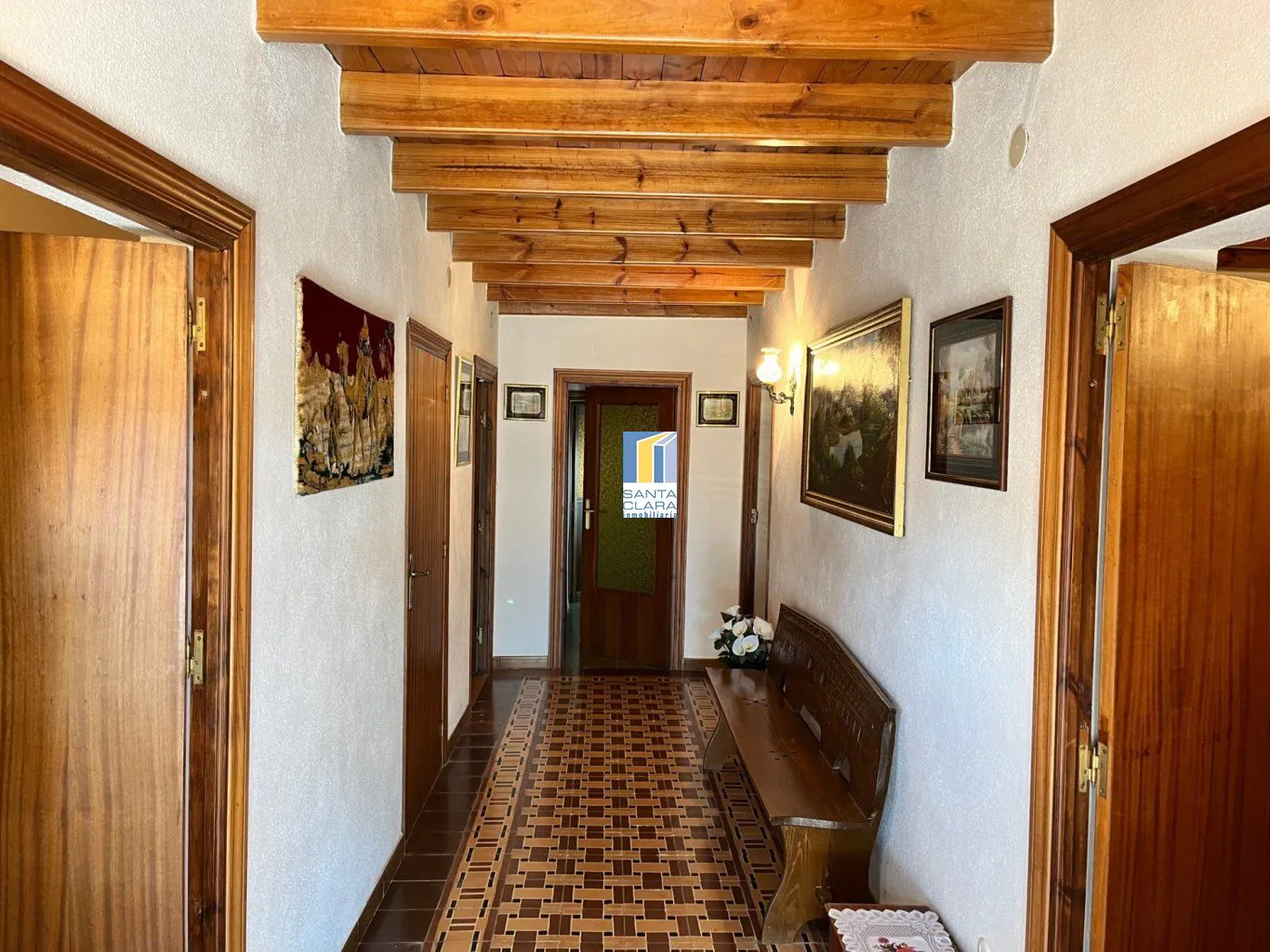 CASA EN VENTA CON 3 DORMITORIOS, GARAJE Y AMPLIO JARDÍN EN MUGA DE SAYAGO, ZAMORA. - Inmobiliaria Santa Clara en Zamora - Miniatura 3