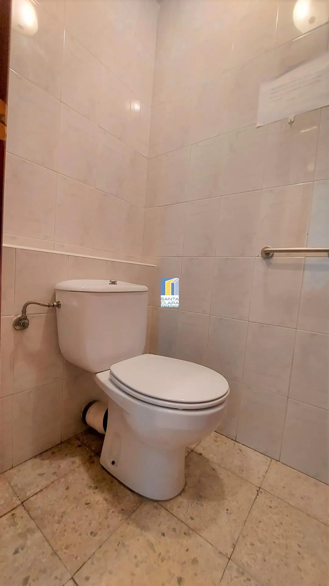 LOCAL COMERCIAL EN ALQUILER CON ASEO Y AMPLIO PATIO EN EL CENTRO DE ZAMORA. - Inmobiliaria Santa Clara en Zamora - Miniatura 11