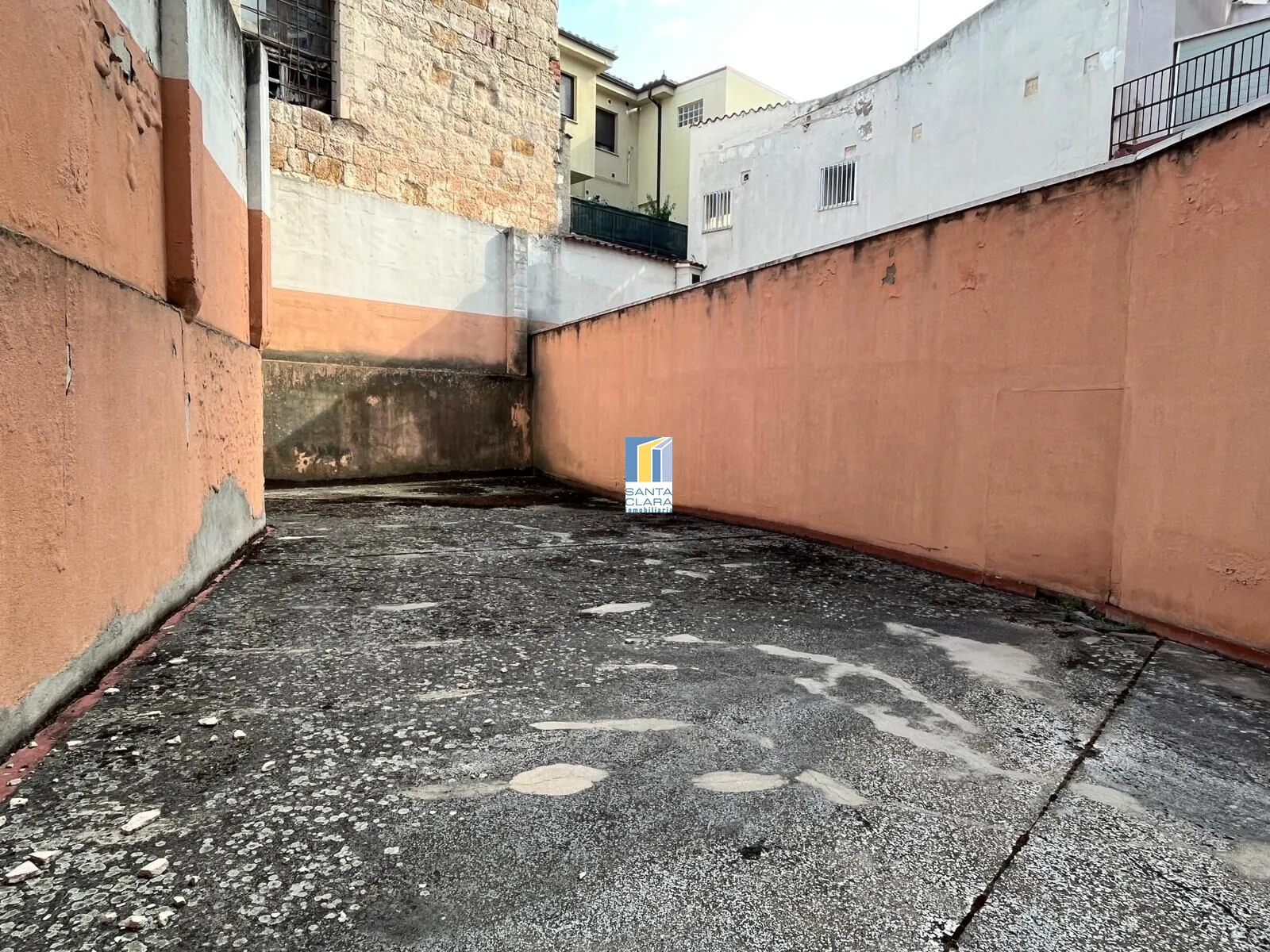 LOCAL COMERCIAL EN ALQUILER CON ASEO Y AMPLIO PATIO EN EL CENTRO DE ZAMORA. - Inmobiliaria Santa Clara en Zamora - Miniatura 15