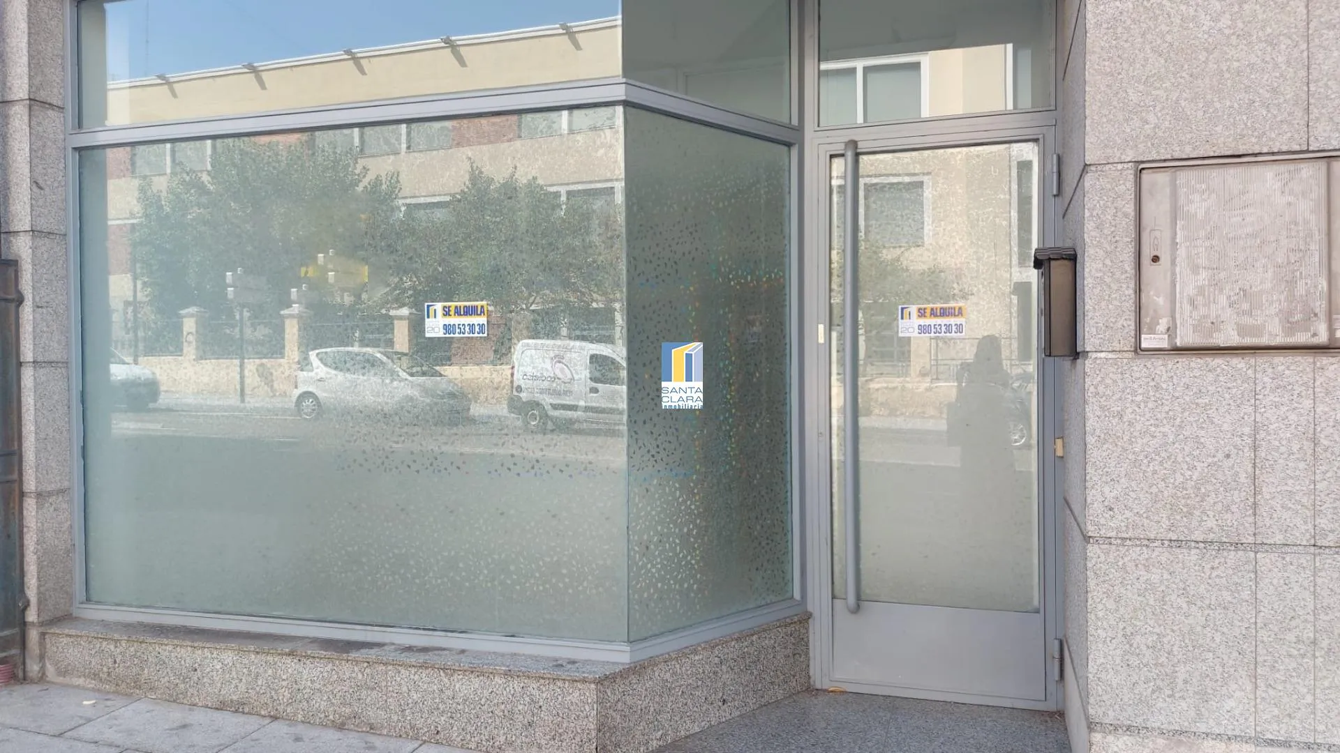 LOCAL COMERCIAL EN ALQUILER CON ASEO Y AMPLIO PATIO EN EL CENTRO DE ZAMORA. - Inmobiliaria Santa Clara en Zamora - Miniatura 18