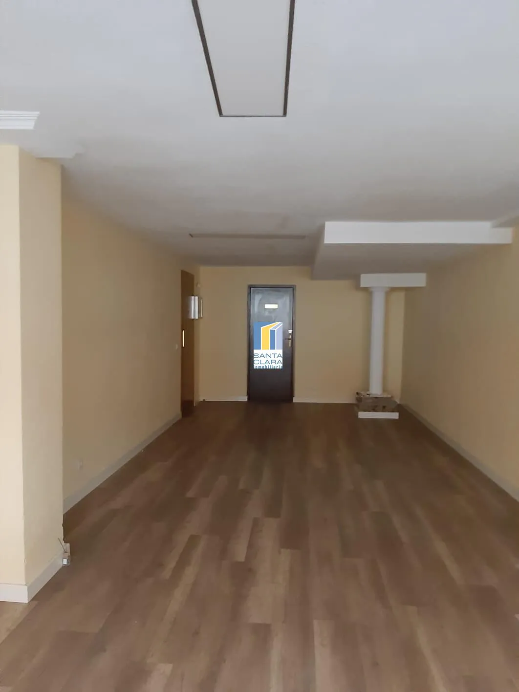 OFICINA EN VENTA CON VISTAS A LA CALLE EN AVENIDA TRES CRUCES, PLENO CENTRO DE ZAMORA - Inmobiliaria Santa Clara en Zamora - Miniatura 3