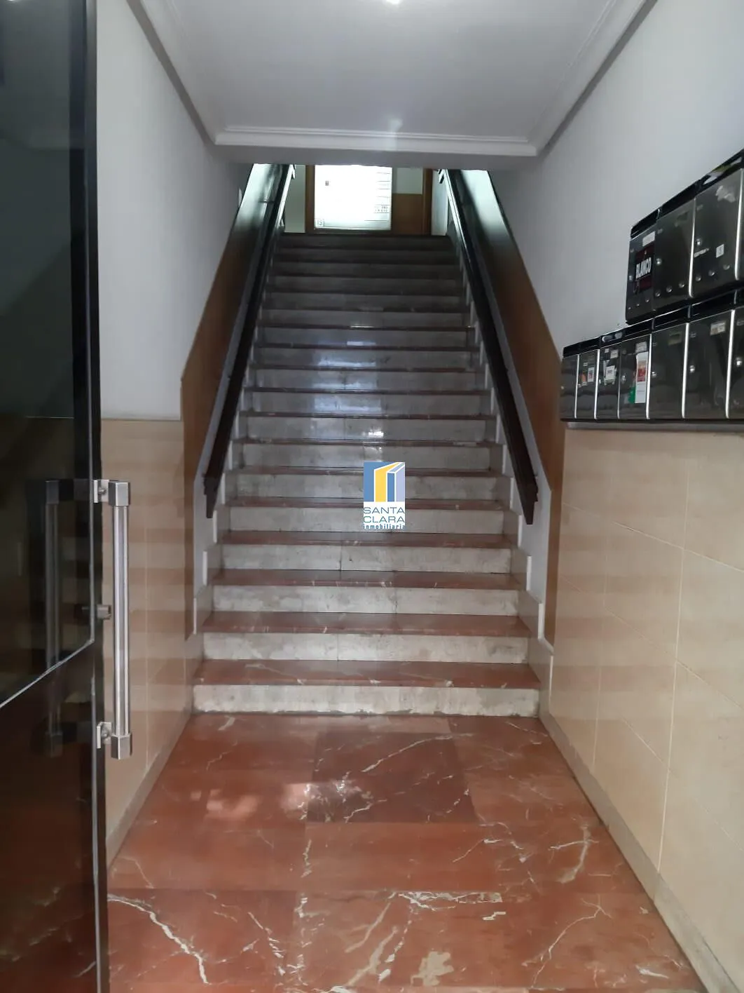 OFICINA EN VENTA CON VISTAS A LA CALLE EN AVENIDA TRES CRUCES, PLENO CENTRO DE ZAMORA - Inmobiliaria Santa Clara en Zamora - Miniatura 8