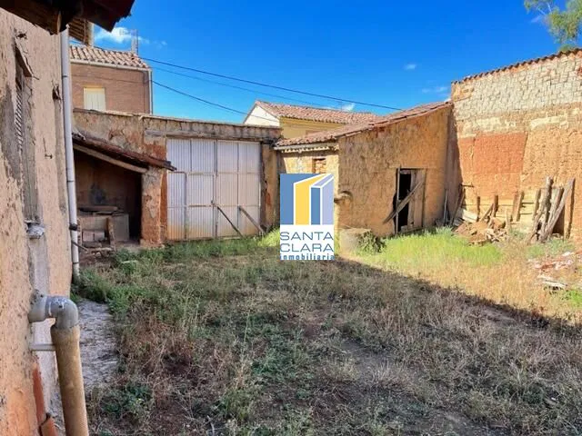 CASA EN VENTA DE 3 DORMITORIOS, PATIO Y COCHERA EN MANGANESES DE LA LAMPREANA, ZAMORA. - Inmobiliaria Santa Clara en Zamora - Miniatura 11