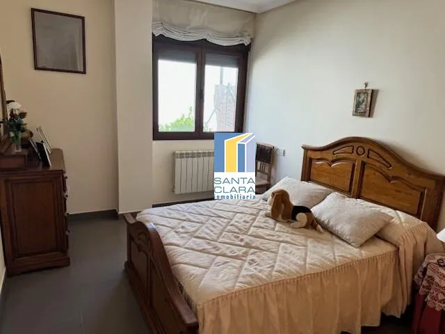 CASA EN VENTA CON 3 DORMITORIOS, 2 BAÑOS, 2 GARAJES Y PATIO EN MORALEJA DEL VINO, ZAMORA. - Inmobiliaria Santa Clara en Zamora - Miniatura 12