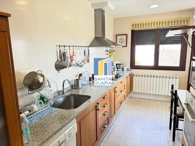 CASA EN VENTA CON 3 DORMITORIOS, 2 BAÑOS, 2 GARAJES Y PATIO EN MORALEJA DEL VINO, ZAMORA. - Inmobiliaria Santa Clara en Zamora - Miniatura 16