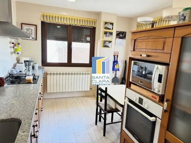 CASA EN VENTA CON 3 DORMITORIOS, 2 BAÑOS, 2 GARAJES Y PATIO EN MORALEJA DEL VINO, ZAMORA. - Inmobiliaria Santa Clara en Zamora - Miniatura 18