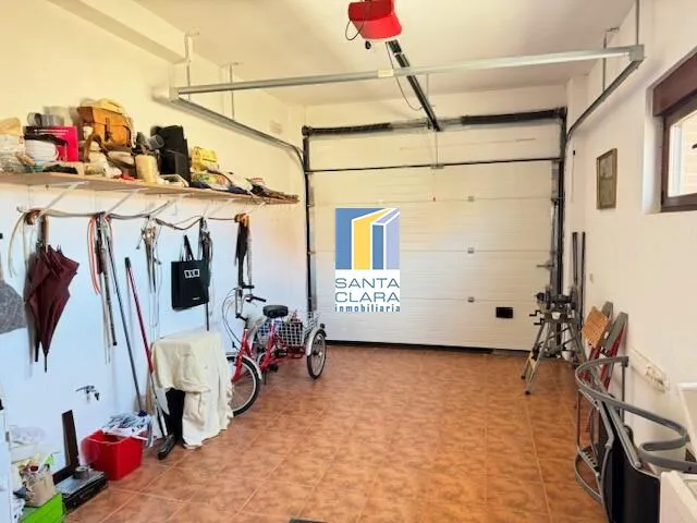 CASA EN VENTA CON 3 DORMITORIOS, 2 BAÑOS, 2 GARAJES Y PATIO EN MORALEJA DEL VINO, ZAMORA. - Inmobiliaria Santa Clara en Zamora - Miniatura 21