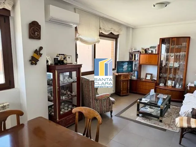 CASA EN VENTA CON 3 DORMITORIOS, 2 BAÑOS, 2 GARAJES Y PATIO EN MORALEJA DEL VINO, ZAMORA. - Inmobiliaria Santa Clara en Zamora - Miniatura 6
