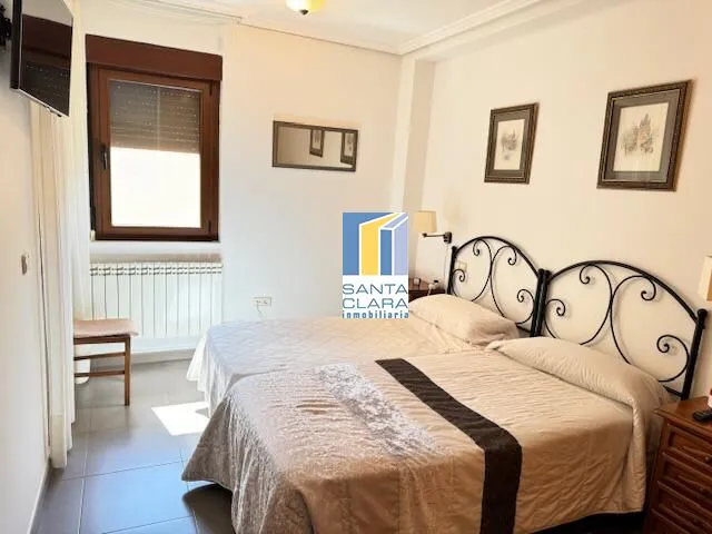 CASA EN VENTA CON 3 DORMITORIOS, 2 BAÑOS, 2 GARAJES Y PATIO EN MORALEJA DEL VINO, ZAMORA. - Inmobiliaria Santa Clara en Zamora - Miniatura 8