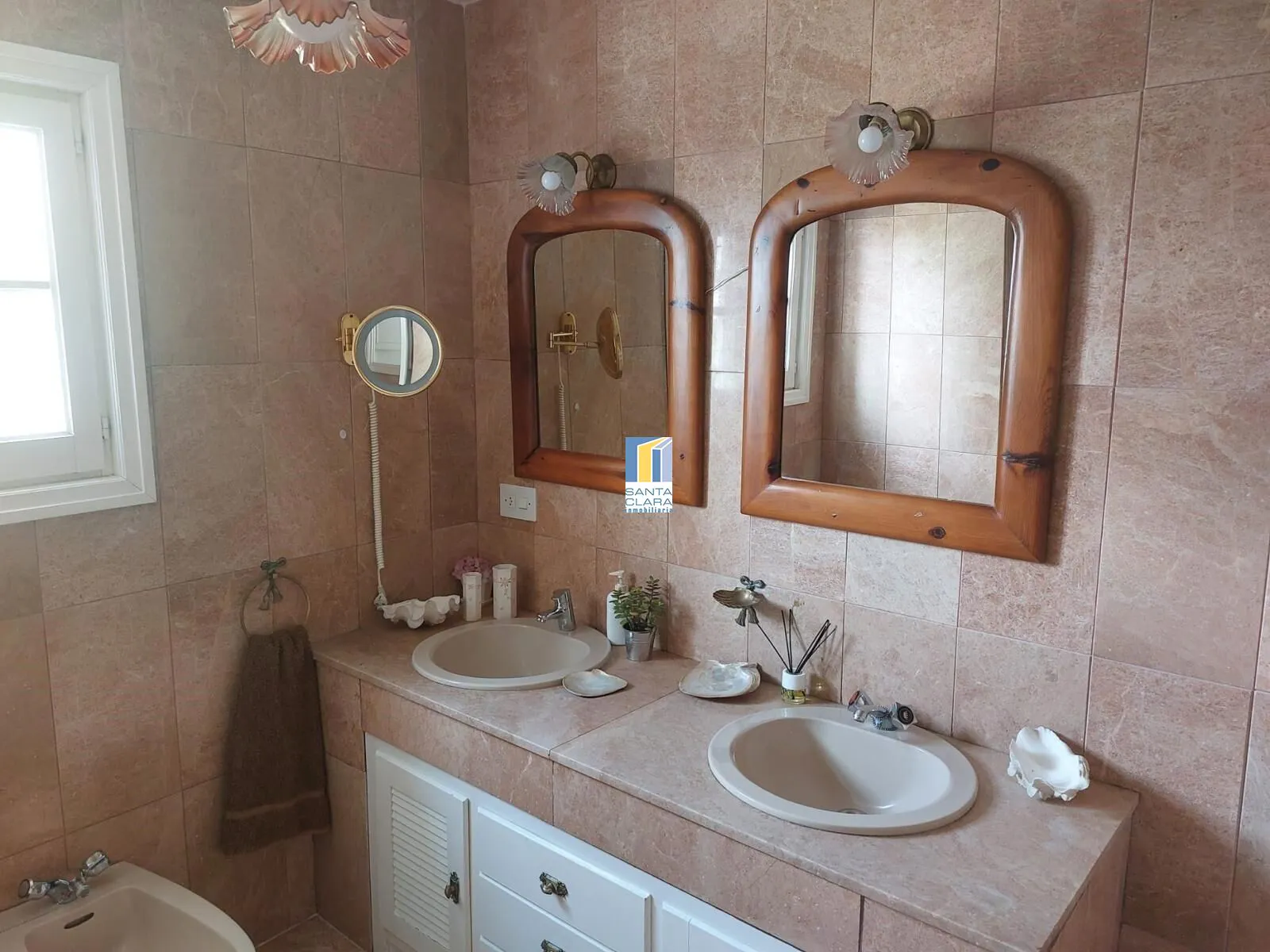 CASA EN VENTA DE 6 DORMITORIOS, 4 BAÑOS, JARDÍN Y GARAJE EN URB. LAS VILLAS, MORALES DEL VINO. - Inmobiliaria Santa Clara en Zamora - Miniatura 13