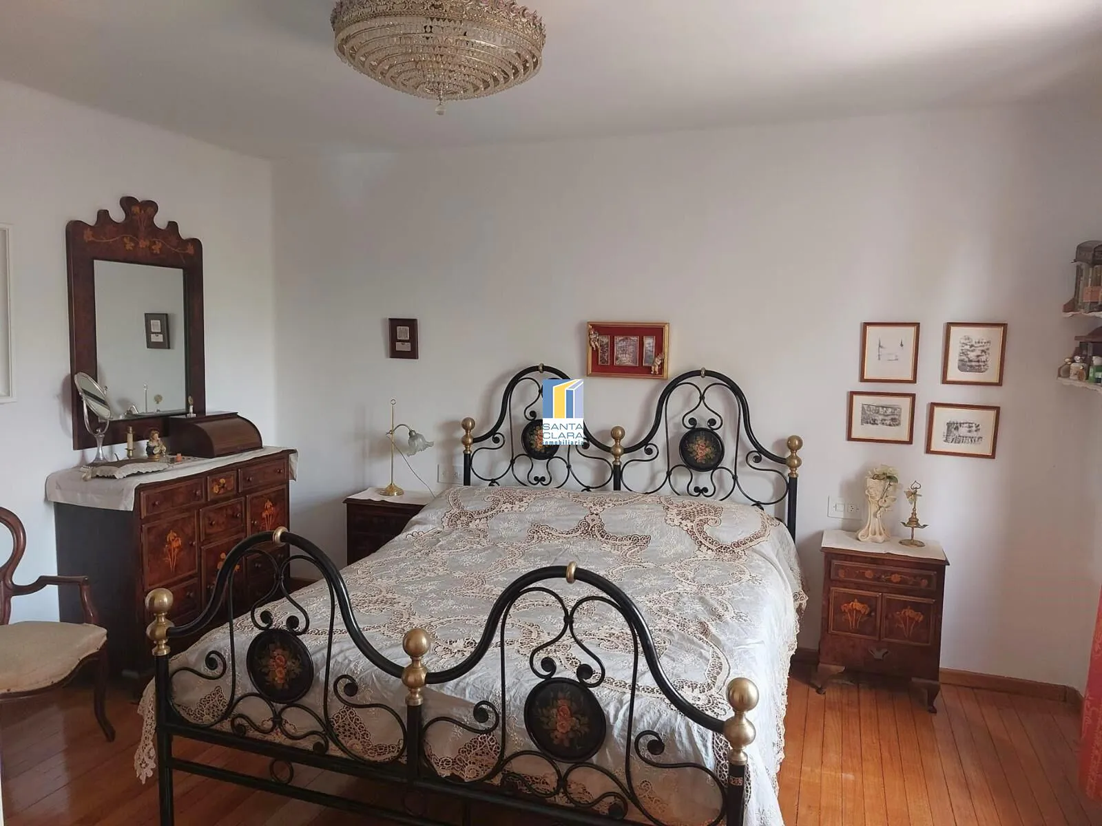 CASA EN VENTA DE 6 DORMITORIOS, 4 BAÑOS, JARDÍN Y GARAJE EN URB. LAS VILLAS, MORALES DEL VINO. - Inmobiliaria Santa Clara en Zamora - Miniatura 5