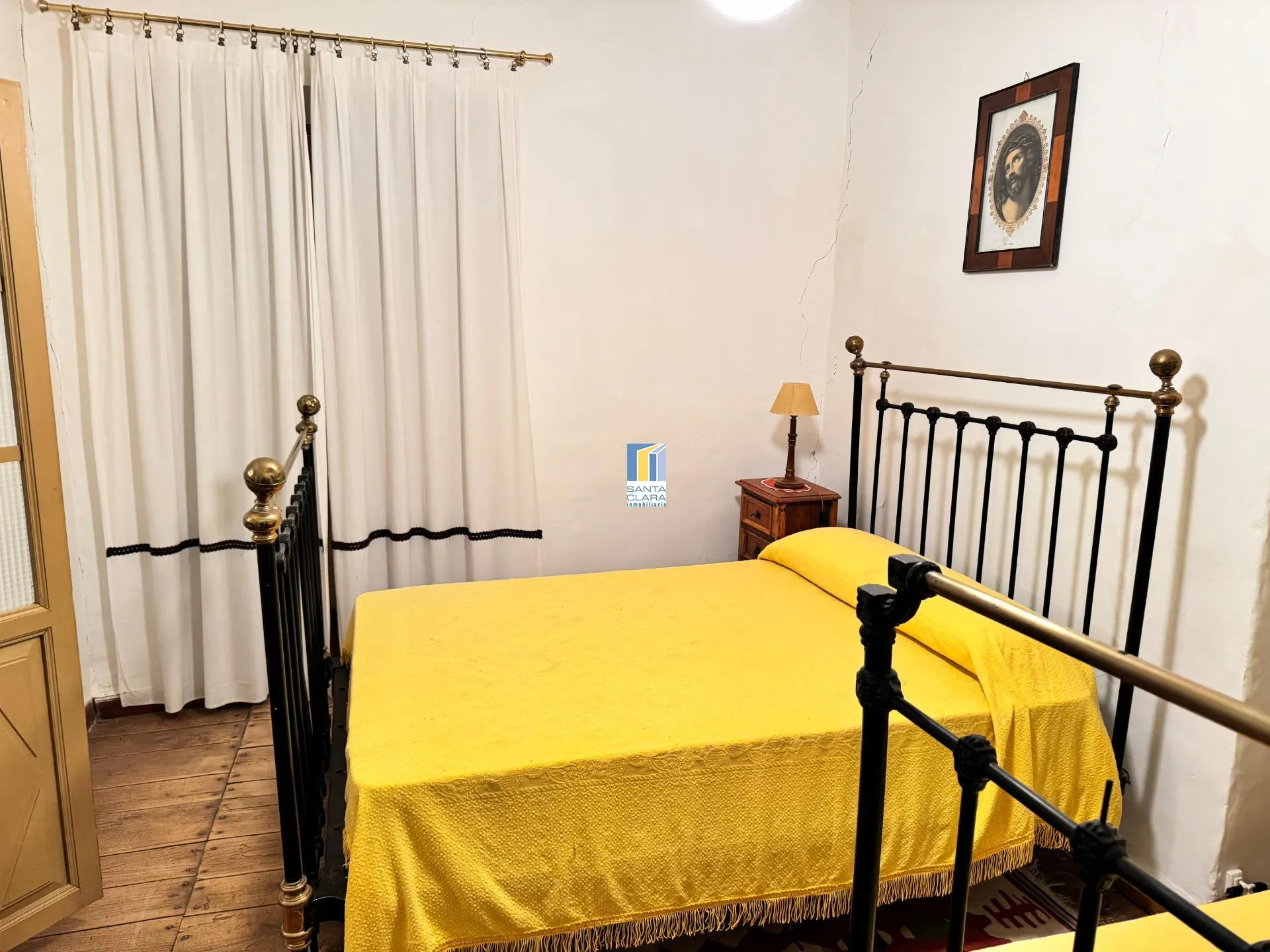 CASA EN VENTA DE 5 DORMITORIOS Y AMPLIO JARDÍN EN VILLALPANDO, ZAMORA. - Inmobiliaria Santa Clara en Zamora - Miniatura 15