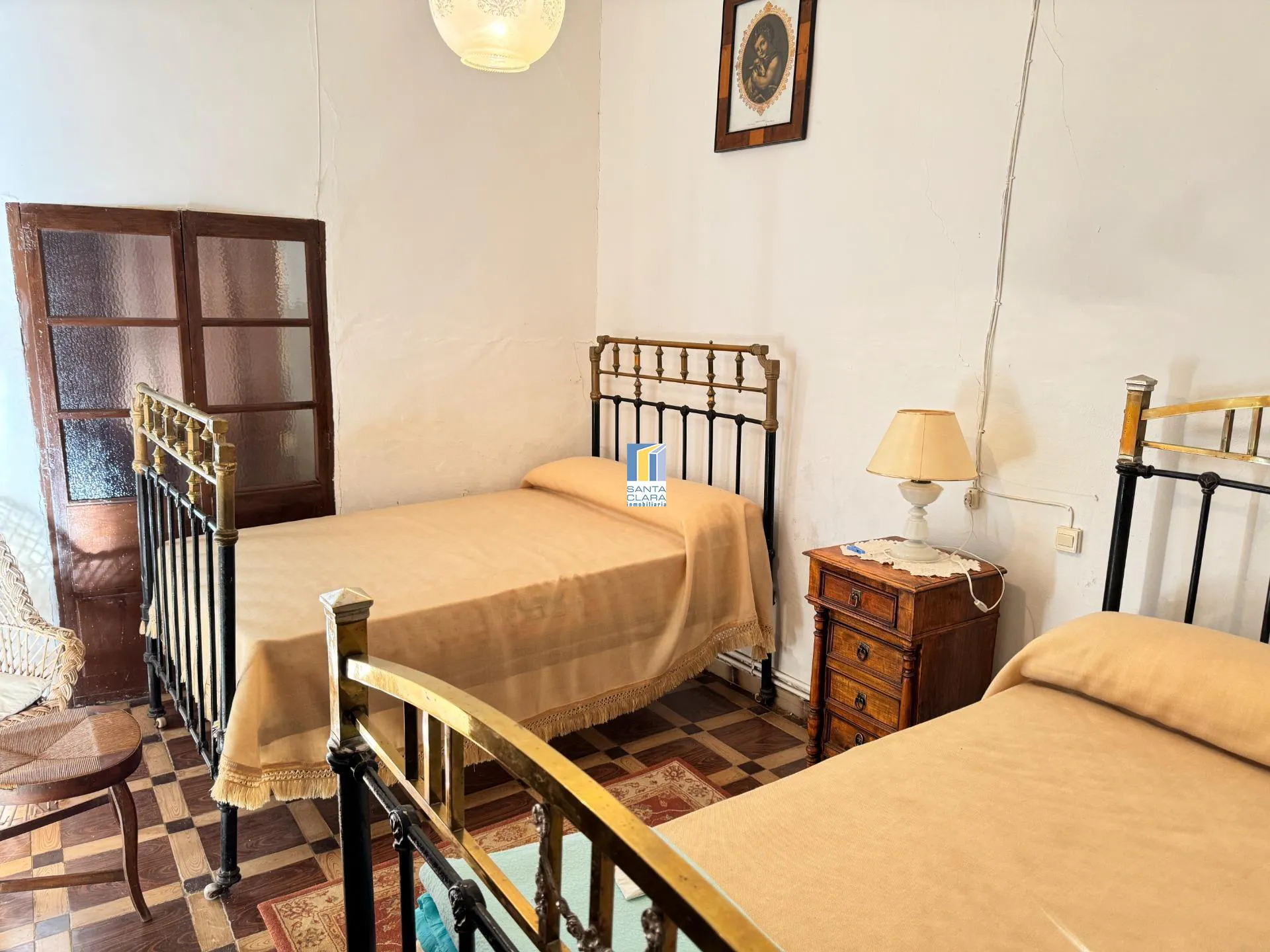 CASA EN VENTA DE 5 DORMITORIOS Y AMPLIO JARDÍN EN VILLALPANDO, ZAMORA. - Inmobiliaria Santa Clara en Zamora - Miniatura 17