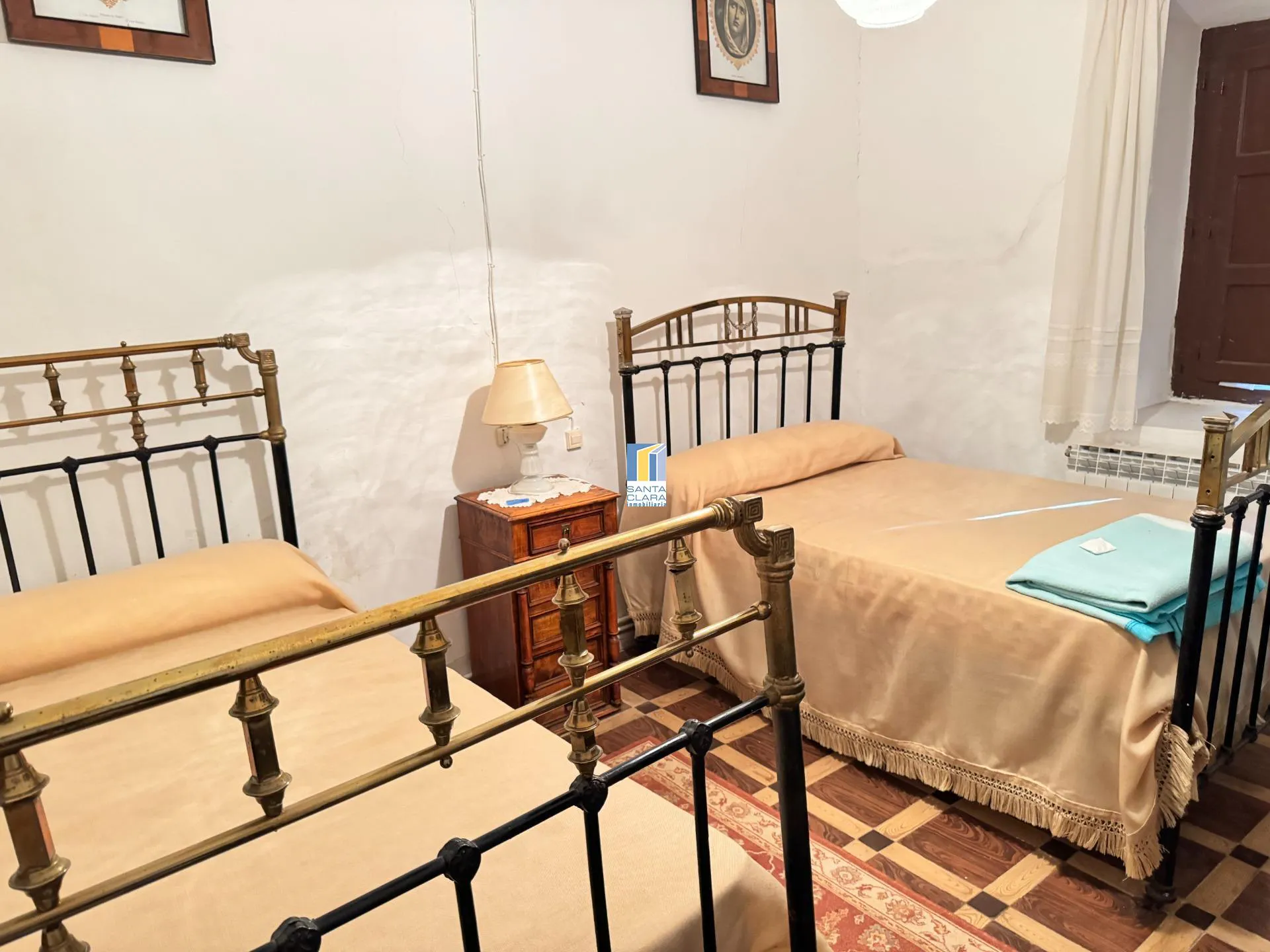 CASA EN VENTA DE 5 DORMITORIOS Y AMPLIO JARDÍN EN VILLALPANDO, ZAMORA. - Inmobiliaria Santa Clara en Zamora - Miniatura 18