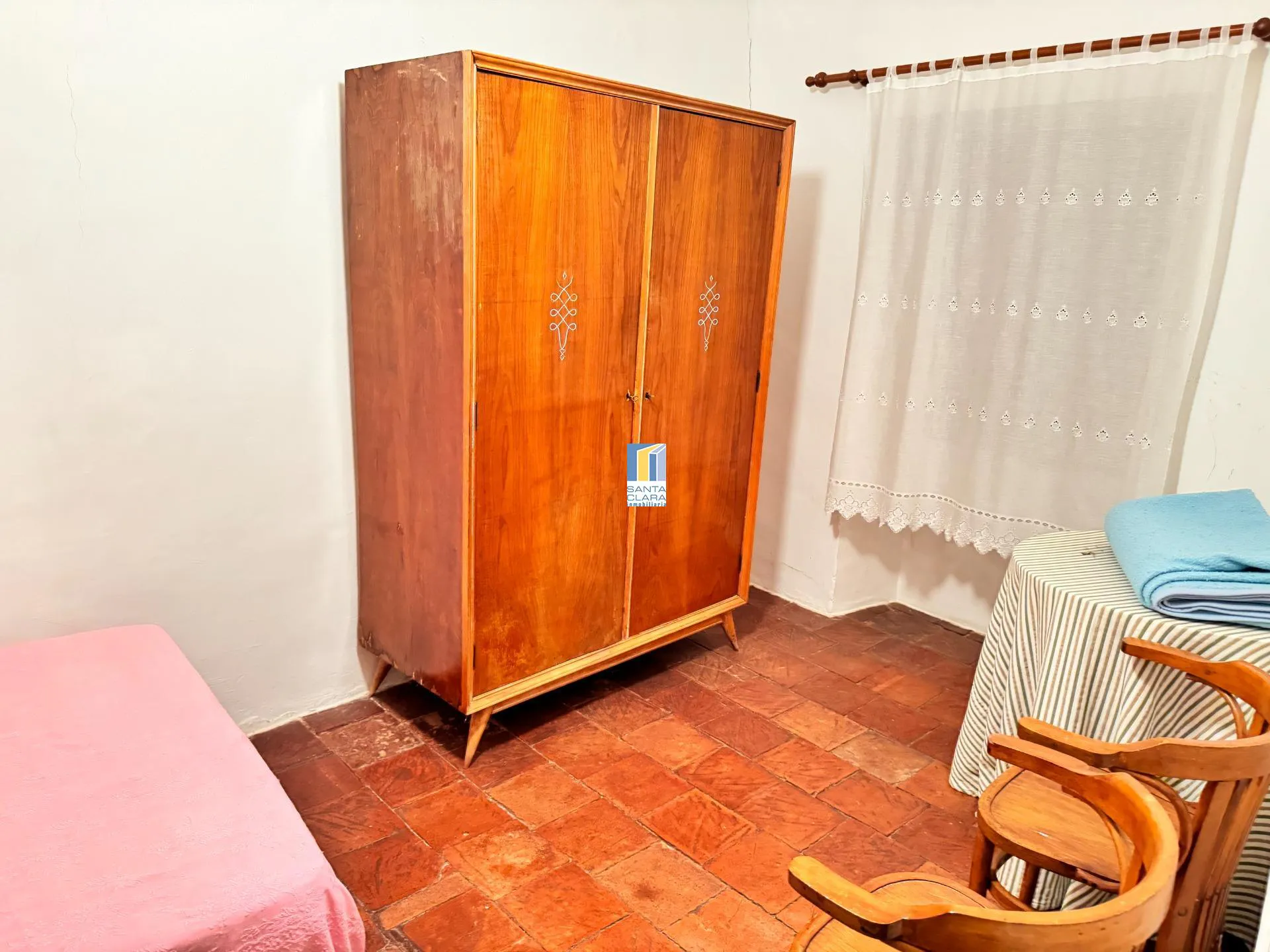 CASA EN VENTA DE 5 DORMITORIOS Y AMPLIO JARDÍN EN VILLALPANDO, ZAMORA. - Inmobiliaria Santa Clara en Zamora - Miniatura 19