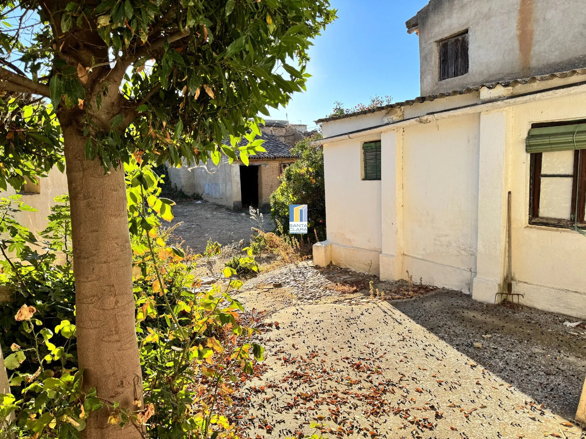 CASA EN VENTA DE 5 DORMITORIOS Y AMPLIO JARDÍN EN VILLALPANDO, ZAMORA. - Inmobiliaria Santa Clara en Zamora - Miniatura 33