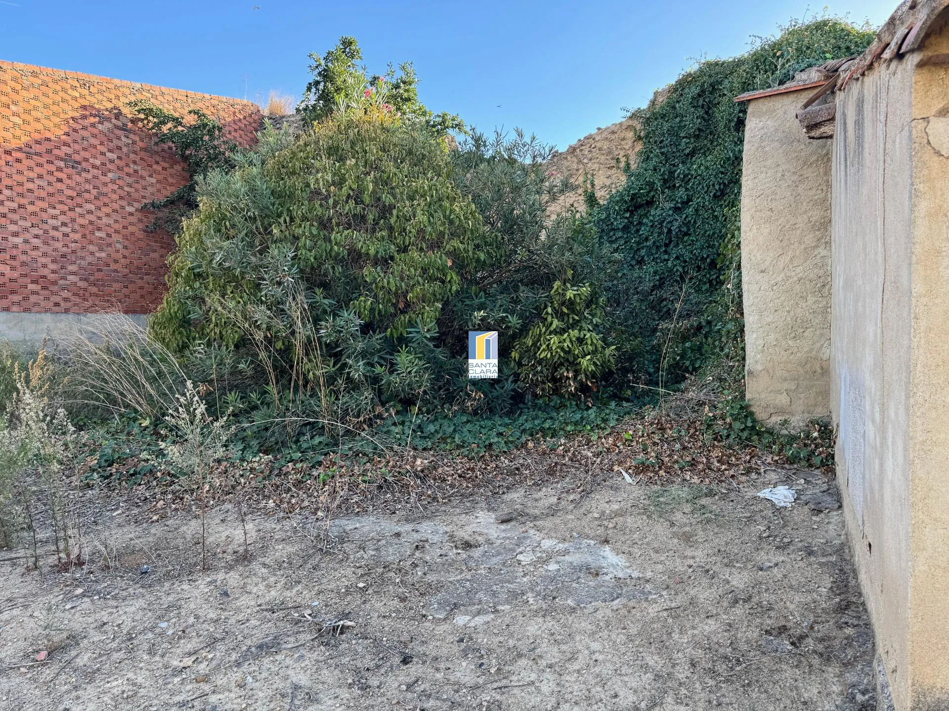 CASA EN VENTA DE 5 DORMITORIOS Y AMPLIO JARDÍN EN VILLALPANDO, ZAMORA. - Inmobiliaria Santa Clara en Zamora - Miniatura 39