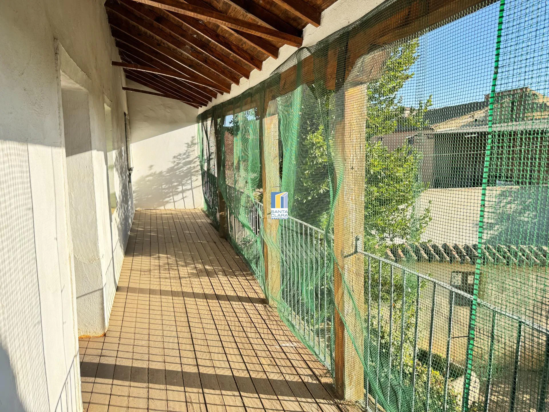 CASA EN VENTA DE 5 DORMITORIOS Y AMPLIO JARDÍN EN VILLALPANDO, ZAMORA. - Inmobiliaria Santa Clara en Zamora - Miniatura 4