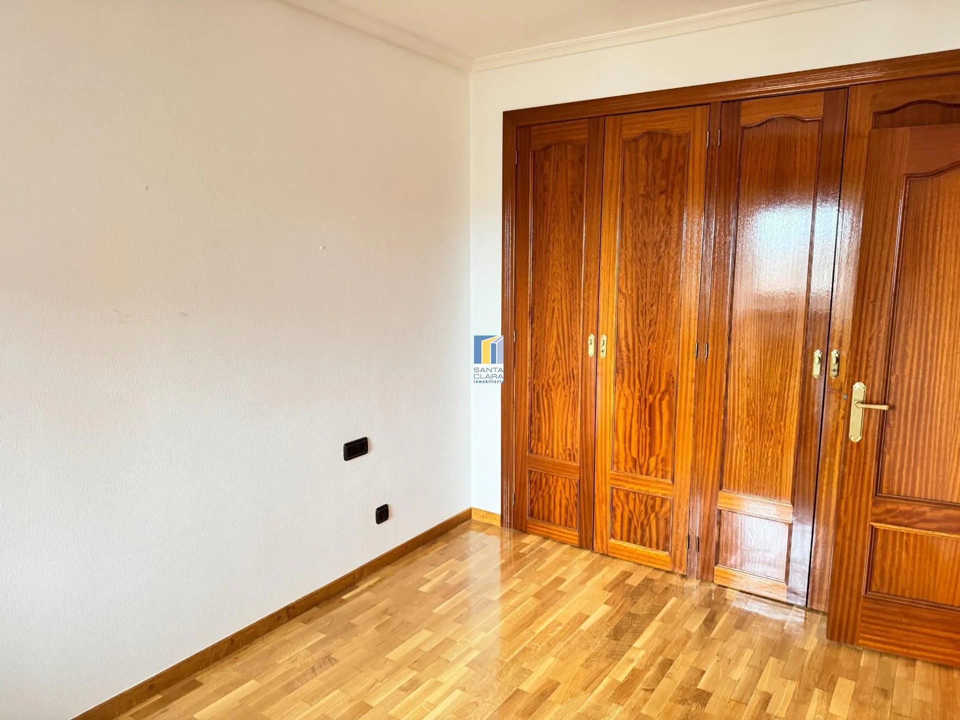 PISO EN VENTA CON 2 DORMITORIOS, GARAJE Y TRASTERO EN ZONA PANTOJA, JUNTO A TRES CRUCES, ZAMORA - Inmobiliaria Santa Clara en Zamora - Miniatura 12