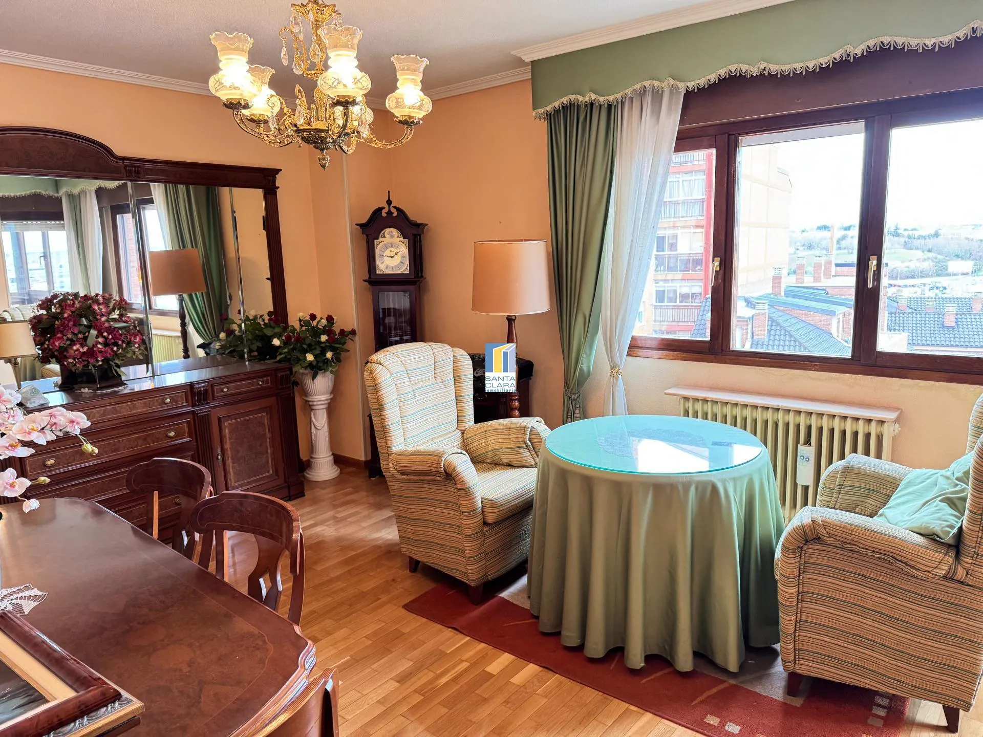 PISO EN VENTA CON 2 DORMITORIOS, GARAJE Y TRASTERO EN ZONA PANTOJA, JUNTO A TRES CRUCES, ZAMORA - Inmobiliaria Santa Clara en Zamora - Miniatura 2