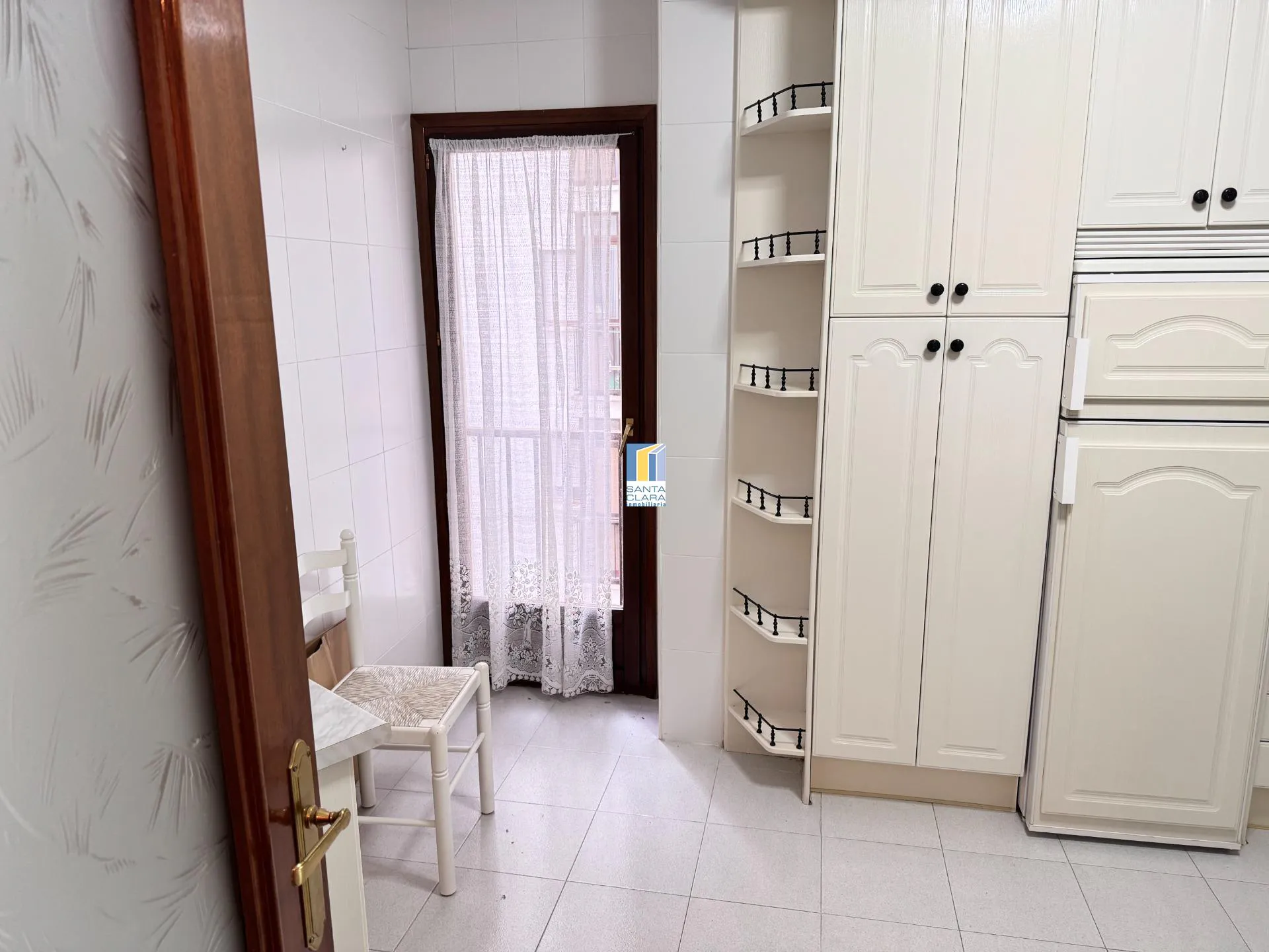 PISO EN VENTA CON 2 DORMITORIOS, GARAJE Y TRASTERO EN ZONA PANTOJA, JUNTO A TRES CRUCES, ZAMORA - Inmobiliaria Santa Clara en Zamora - Miniatura 9