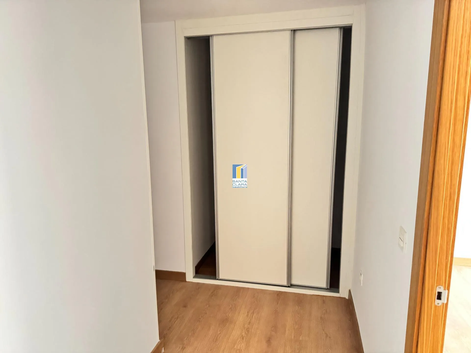 PISO EN VENTA REFORMADO CON 2 DORMITORIOS EN ZONA LA VEGA-OTERUELO, LEÓN. - Inmobiliaria Santa Clara en Zamora - Miniatura 6