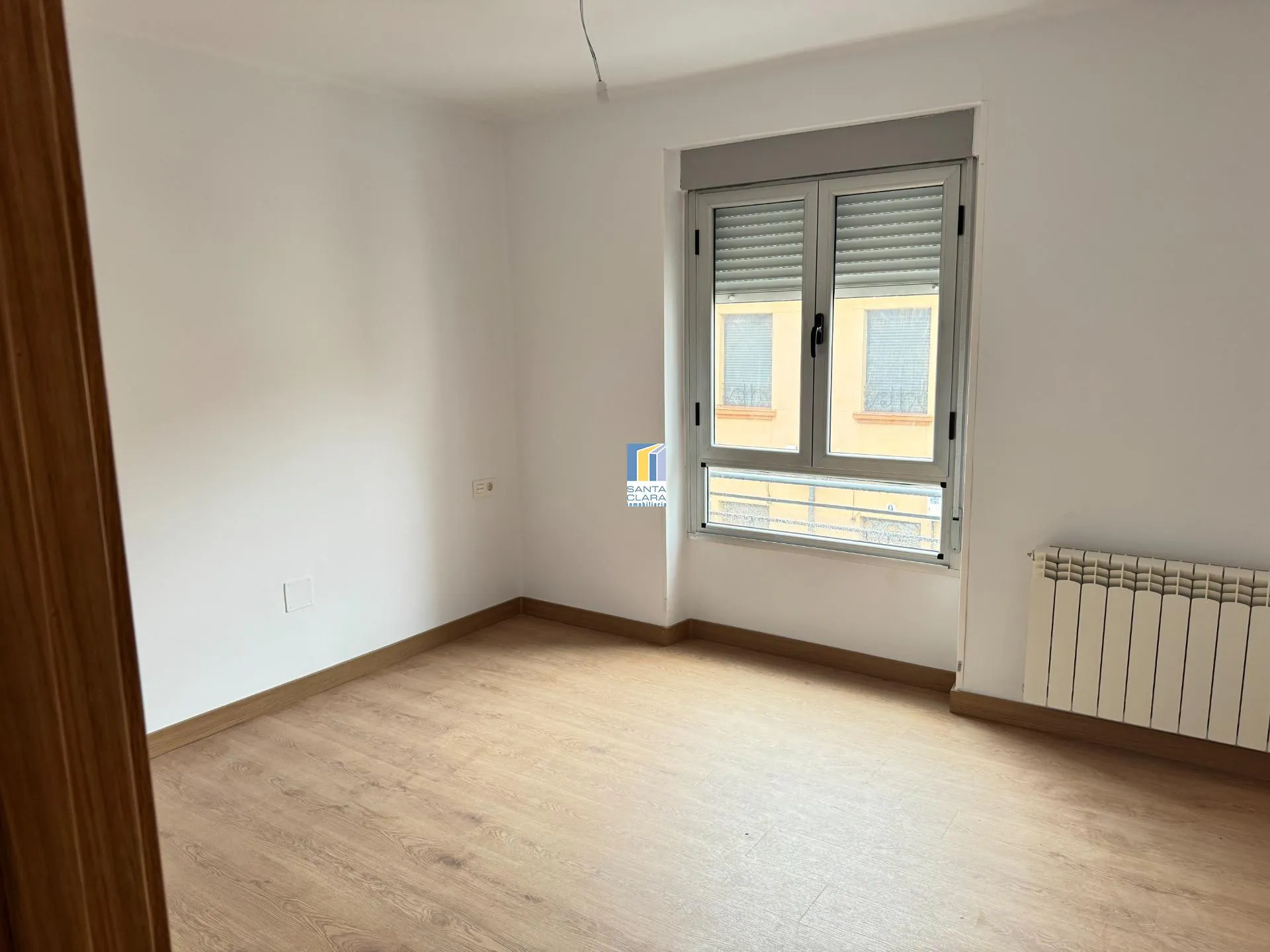 PISO EN VENTA REFORMADO CON 2 DORMITORIOS EN ZONA LA VEGA-OTERUELO, LEÓN. - Inmobiliaria Santa Clara en Zamora - Miniatura 7