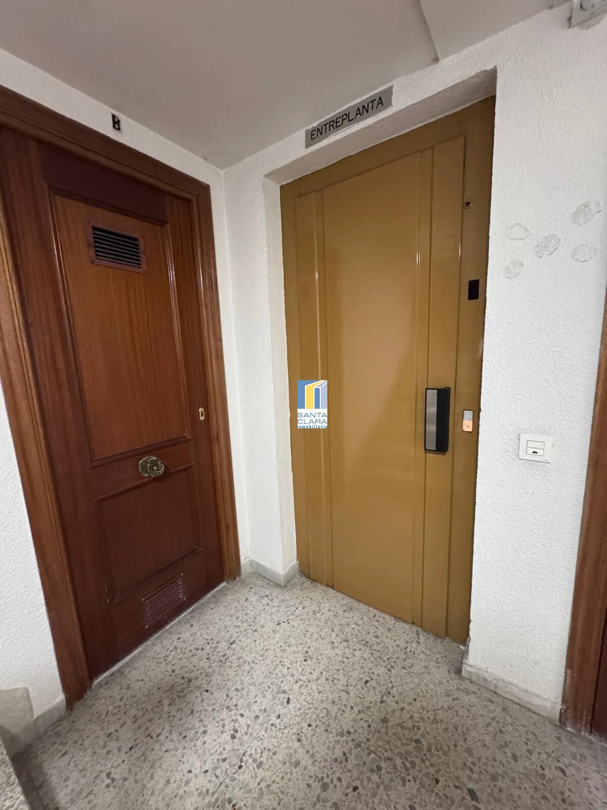 ENTREPLANTAS EN VENTA CON ASEOS EN ZONA LA CANDELARIA, ZAMORA. - Inmobiliaria Santa Clara en Zamora - Miniatura 25