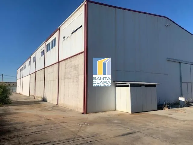 NAVE INDUSTRIAL EN VENTA O ALQUILER EN EL POLÍGONO INDUSTRIAL CAMPO DE LA AVIACIÓN DE CORESES, ZAMORA. - Inmobiliaria Santa Clara en Zamora - Miniatura 5
