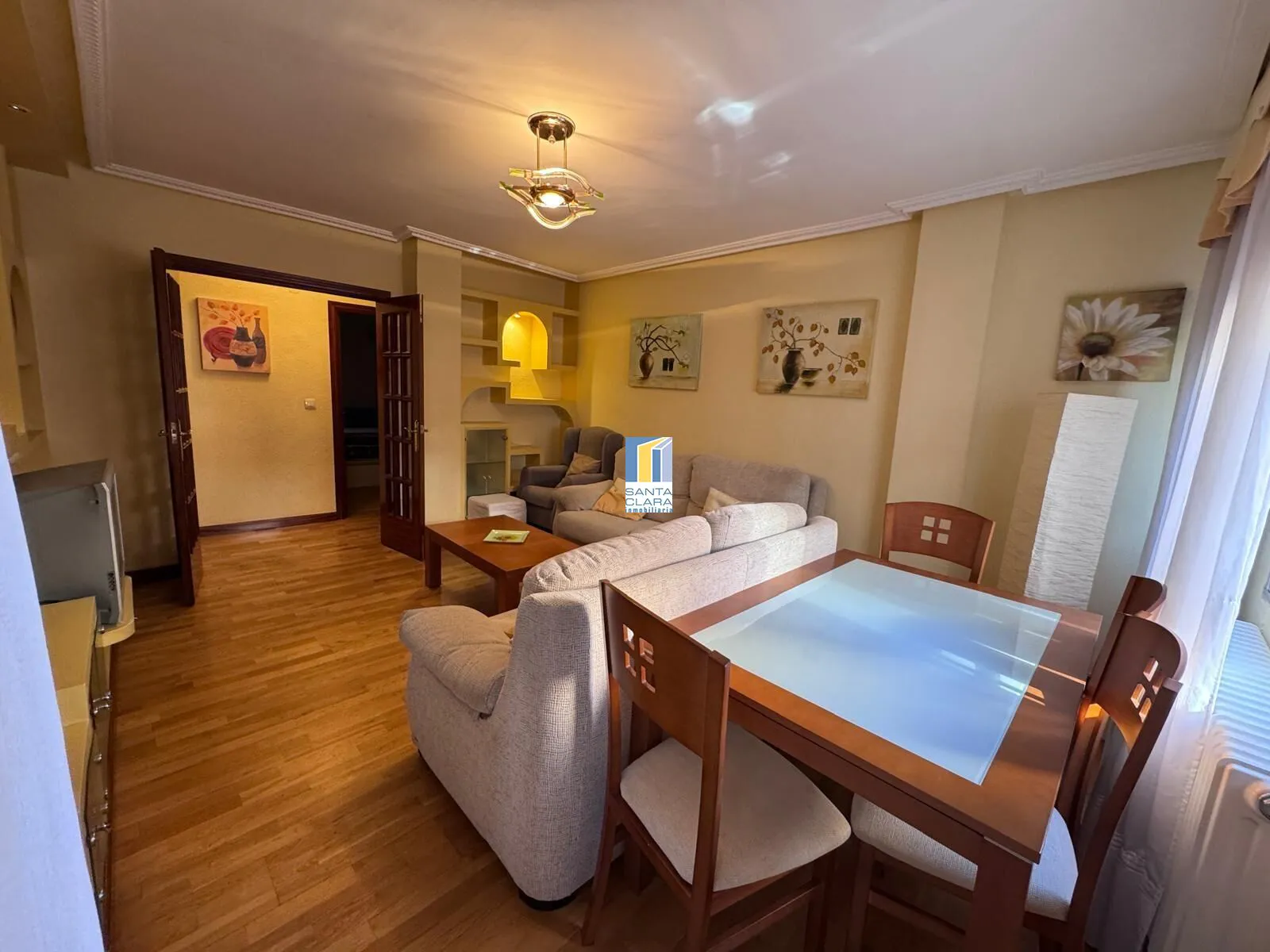 PISO EN ALQUILER CON 3 DORMITORIOS Y PLAZA DE GARAJE JUNTO A TRES CRUCES, ZAMORA - Inmobiliaria Santa Clara en Zamora - Imagen 1