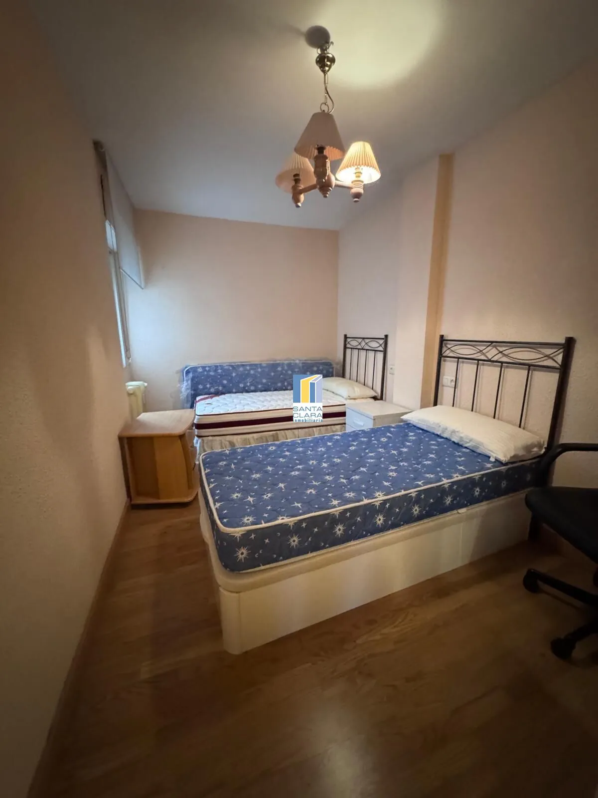 PISO EN ALQUILER CON 3 DORMITORIOS Y PLAZA DE GARAJE JUNTO A TRES CRUCES, ZAMORA - Inmobiliaria Santa Clara en Zamora - Miniatura 12