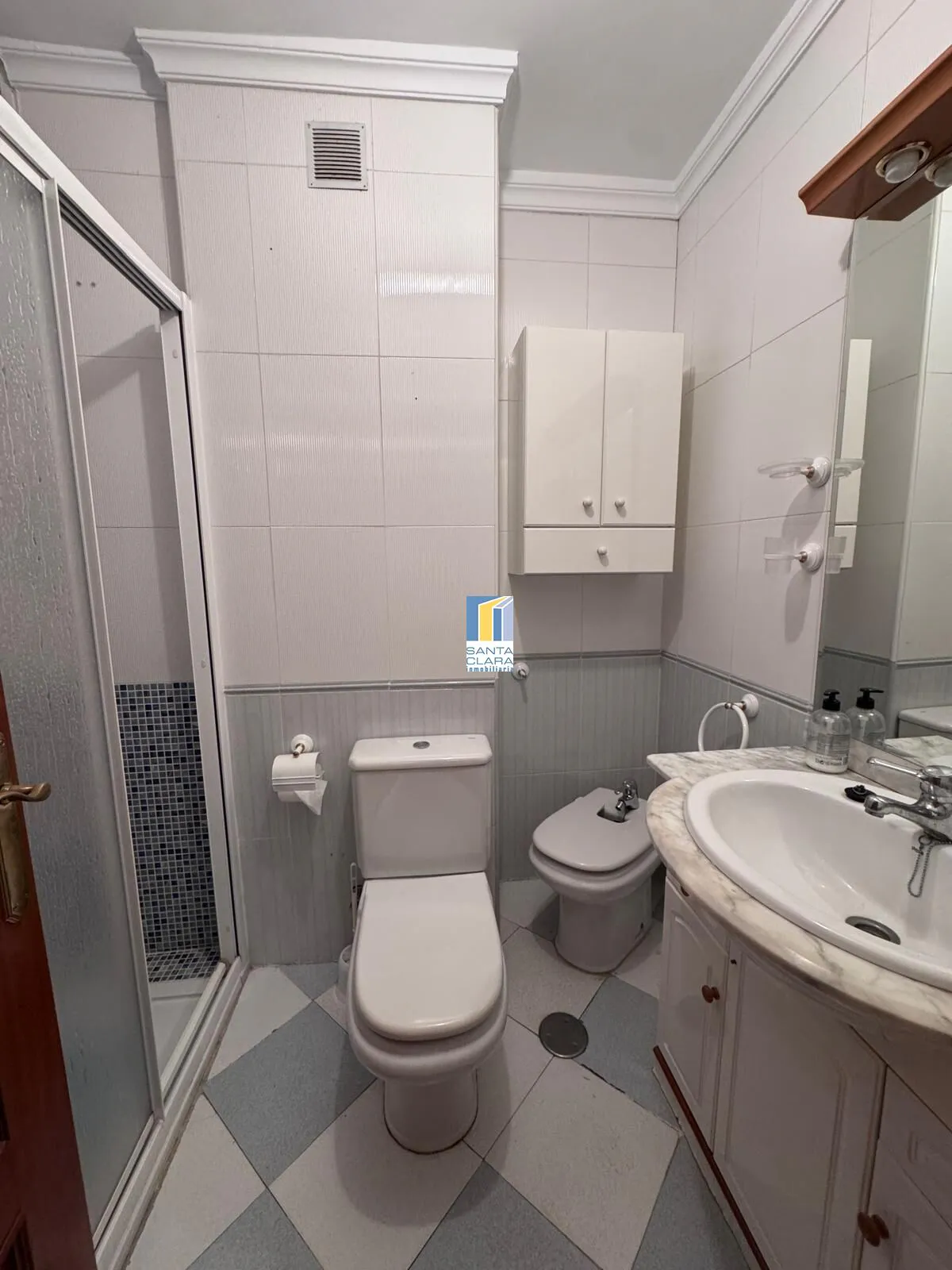 PISO EN ALQUILER CON 3 DORMITORIOS Y PLAZA DE GARAJE JUNTO A TRES CRUCES, ZAMORA - Inmobiliaria Santa Clara en Zamora - Miniatura 15