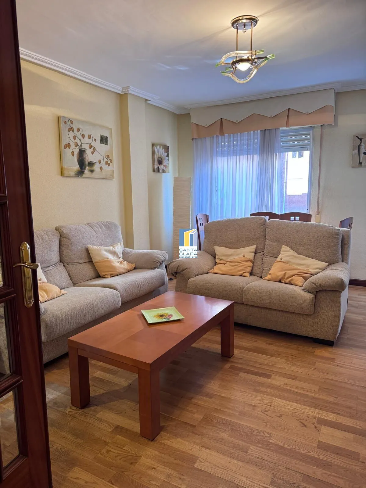 PISO EN ALQUILER CON 3 DORMITORIOS Y PLAZA DE GARAJE JUNTO A TRES CRUCES, ZAMORA - Inmobiliaria Santa Clara en Zamora - Miniatura 2