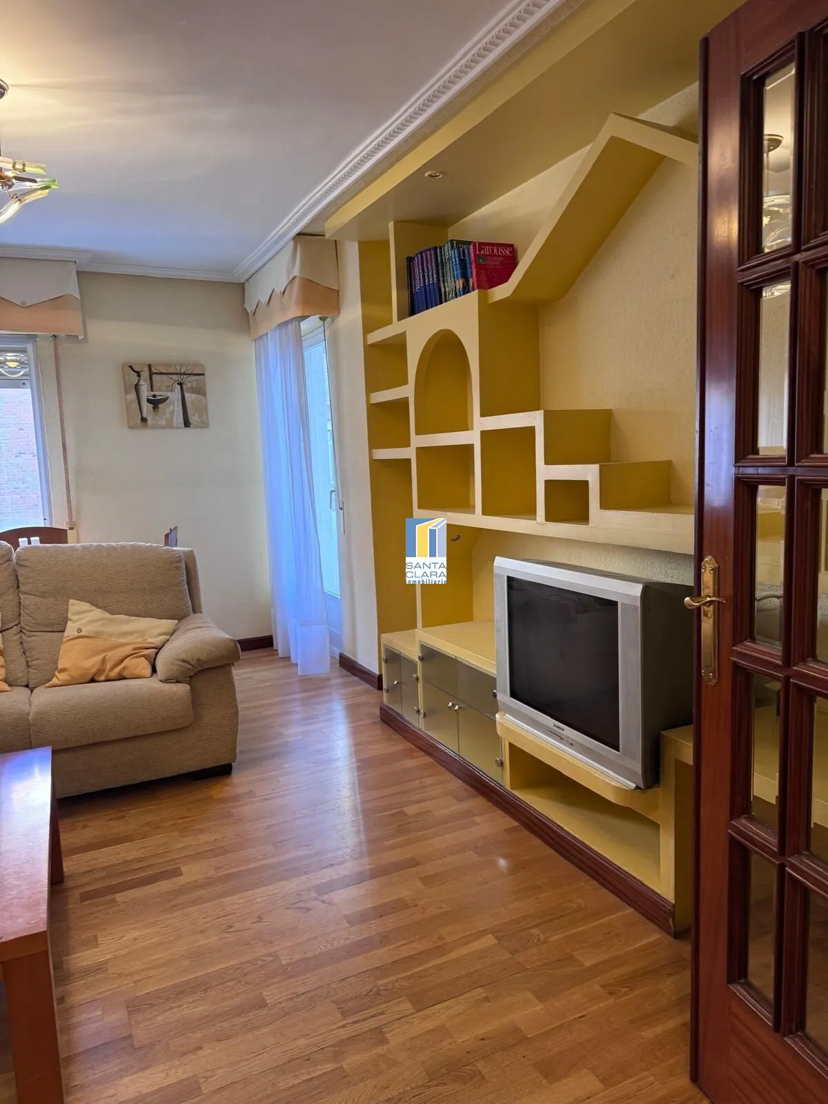 PISO EN ALQUILER CON 3 DORMITORIOS Y PLAZA DE GARAJE JUNTO A TRES CRUCES, ZAMORA - Inmobiliaria Santa Clara en Zamora - Miniatura 3