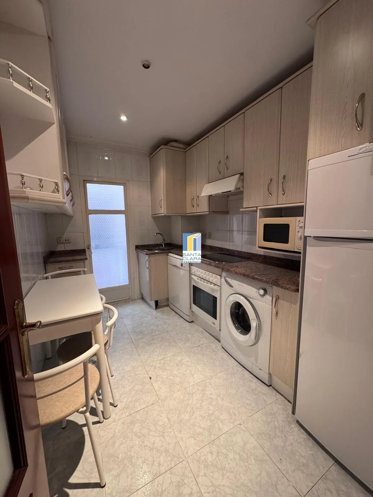 PISO EN ALQUILER CON 3 DORMITORIOS Y PLAZA DE GARAJE JUNTO A TRES CRUCES, ZAMORA - Inmobiliaria Santa Clara en Zamora - Miniatura 6