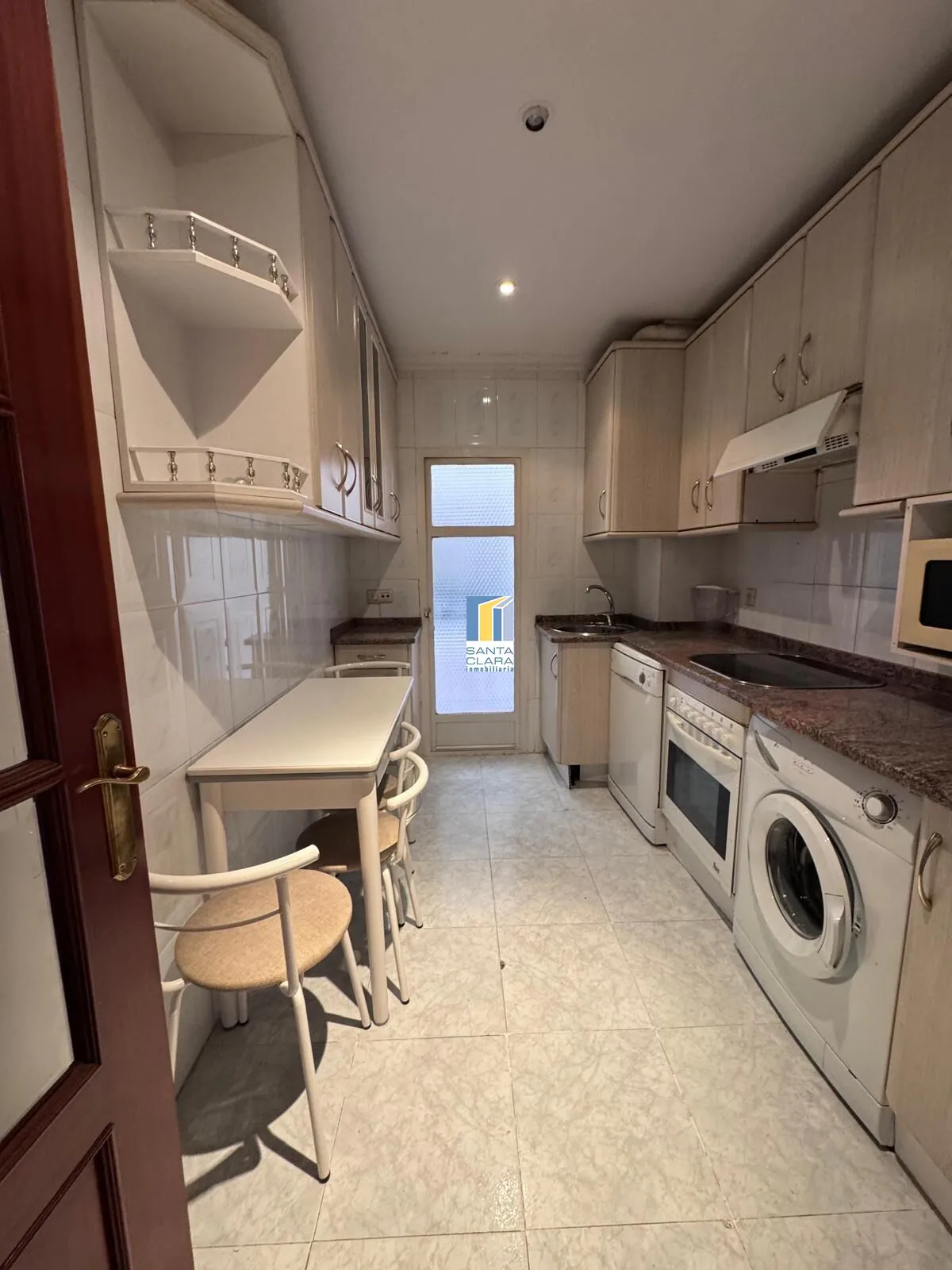 PISO EN ALQUILER CON 3 DORMITORIOS Y PLAZA DE GARAJE JUNTO A TRES CRUCES, ZAMORA - Inmobiliaria Santa Clara en Zamora - Miniatura 8