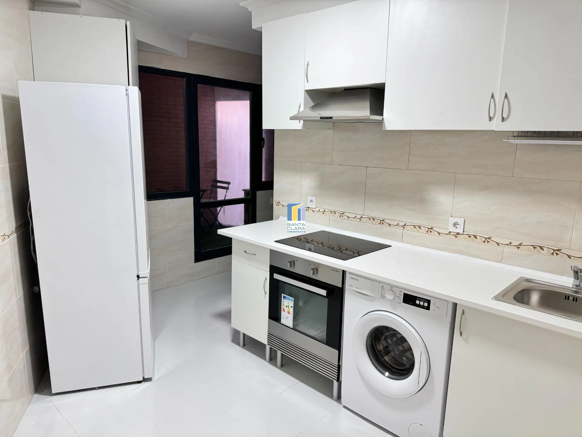 PISO EN ALQUILER DE 2 DORMITORIOS , 2 BAÑOS Y PLAZA DE GARAJE EN ZONA SEPULCRO, ZAMORA. - Inmobiliaria Santa Clara en Zamora - Miniatura 4