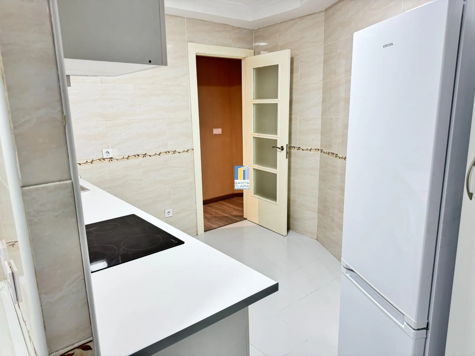 PISO EN ALQUILER DE 2 DORMITORIOS , 2 BAÑOS Y PLAZA DE GARAJE EN ZONA SEPULCRO, ZAMORA. - Inmobiliaria Santa Clara en Zamora - Miniatura 5