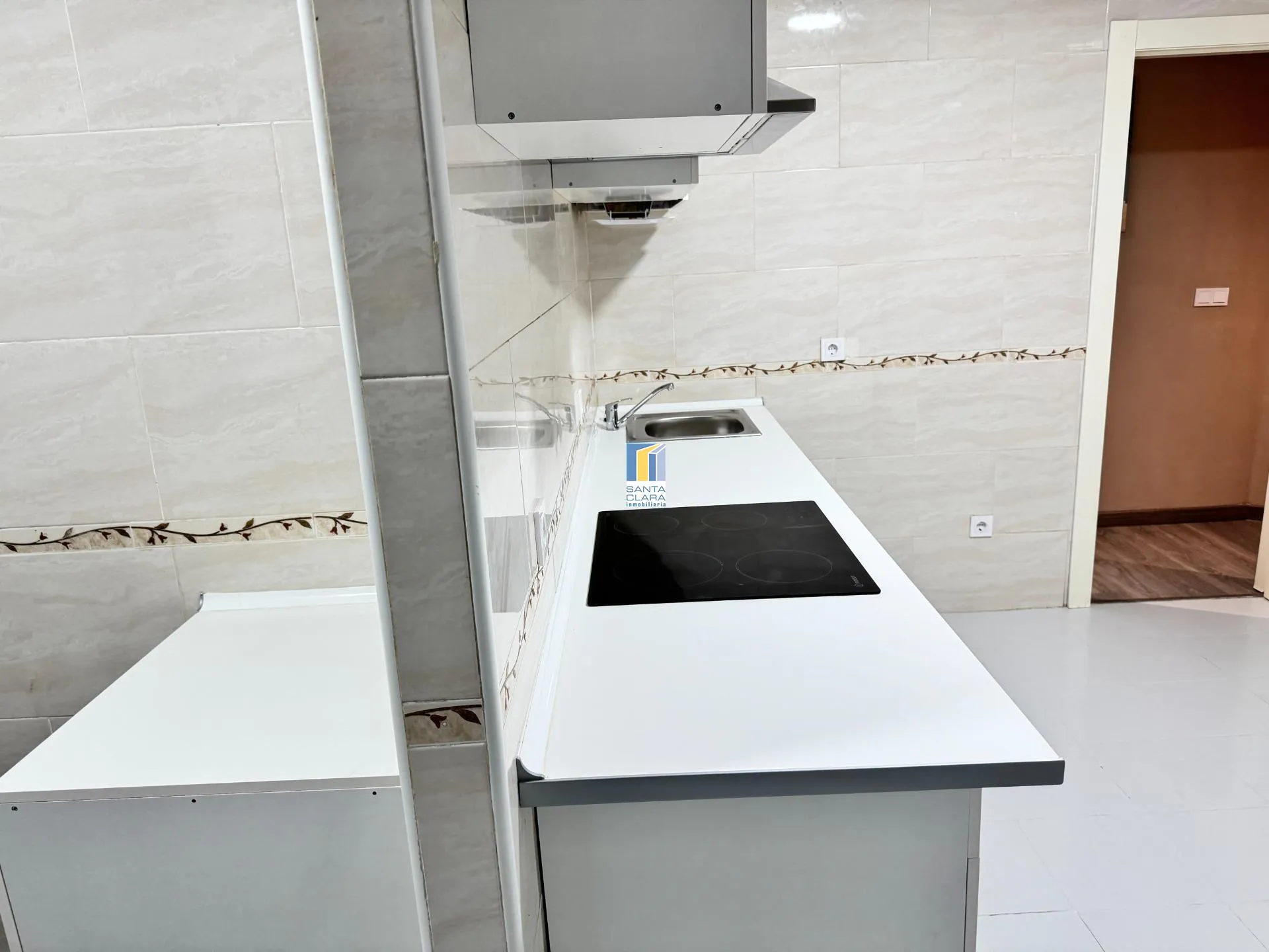 PISO EN ALQUILER DE 2 DORMITORIOS , 2 BAÑOS Y PLAZA DE GARAJE EN ZONA SEPULCRO, ZAMORA. - Inmobiliaria Santa Clara en Zamora - Miniatura 6