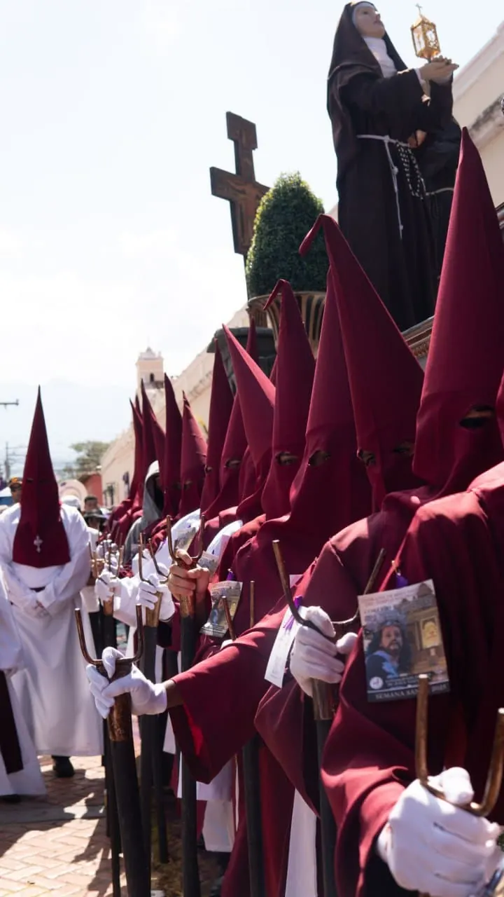 Penitentes de Semana Santa en Comayagua