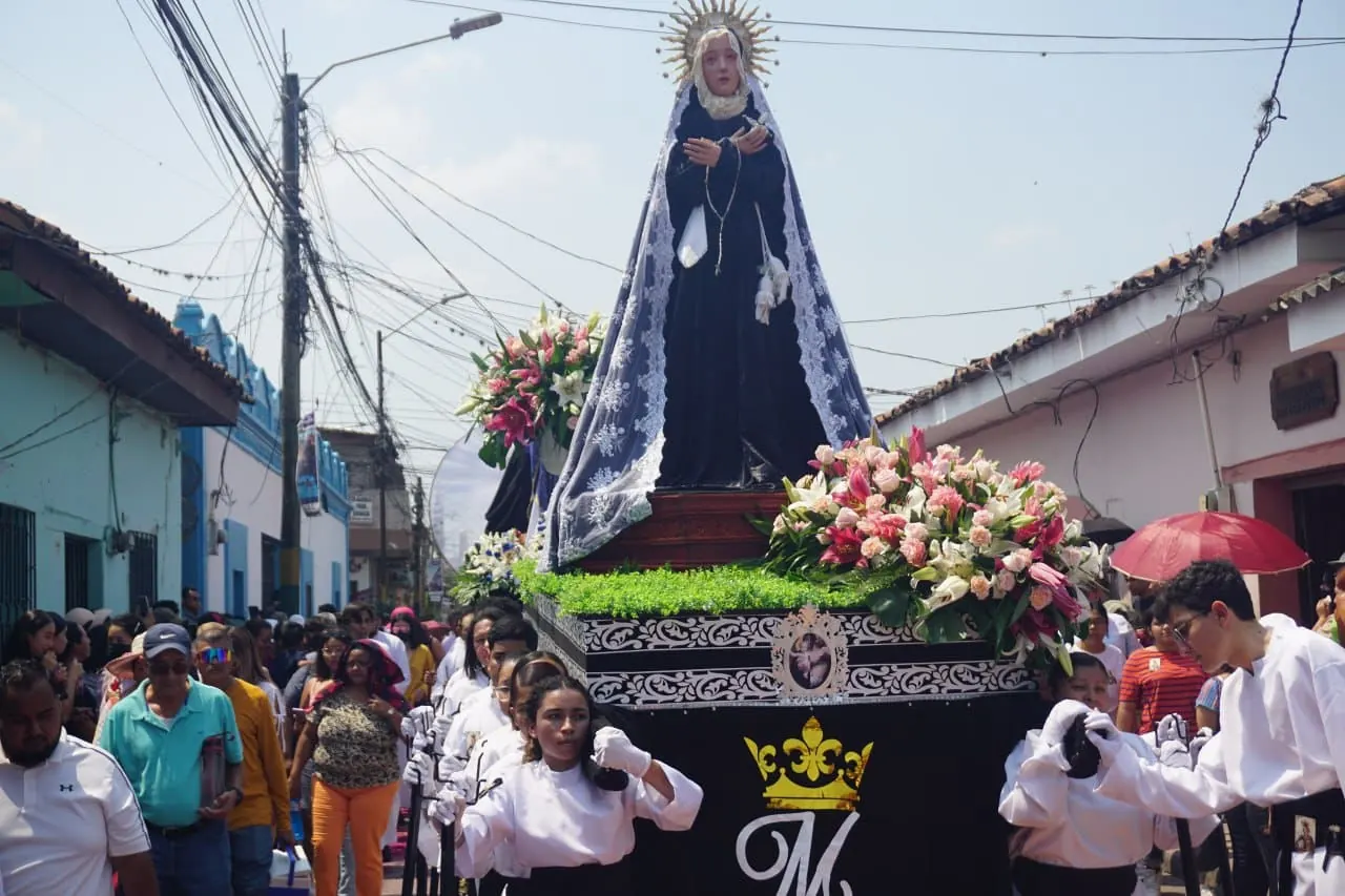 Procesión de la Virgen en Semana Santa