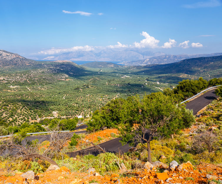 Θέα βουνού στην Κρήτη