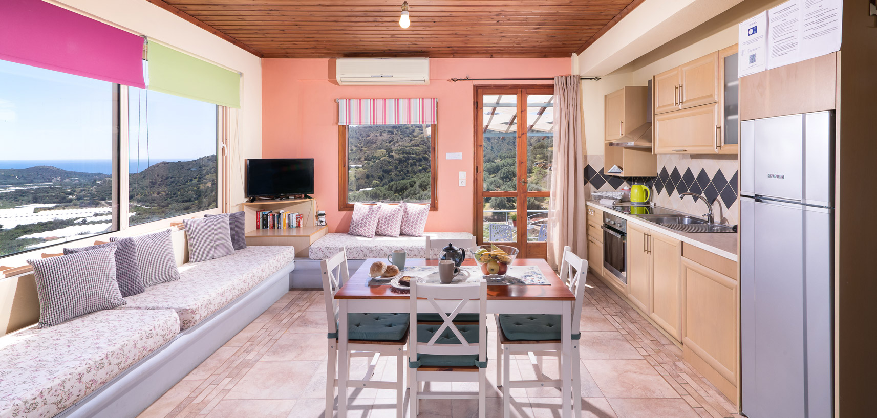 Sarakinas Residence, living room with windows and panoramic view