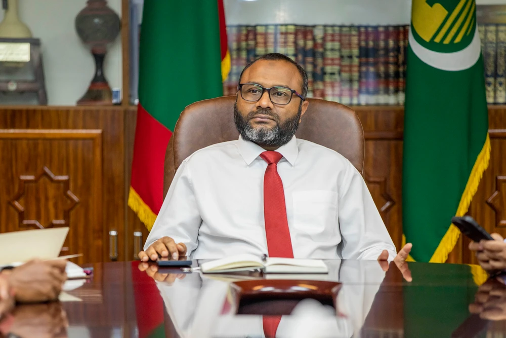 photo for ބްރޫނާއިއަށް ދަތުރުކުރެއްވި އިމާމުންނާއި ވަޒީރު ޑރ. ޝަހީމް ބައްދަލުކުރެއްވުން 