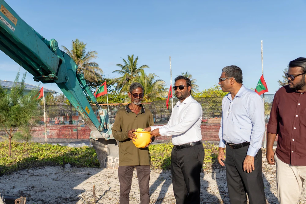 photo for ތިނަދޫ ސިޓީގައި 50 ހައުސިންގ ޔުނިޓް ތަރައްޤީކުރުމުގެ މަޝްރޫޢުގެ ޢަމަލީ މަސައްކަތް ފަށައިފި