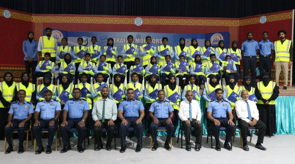 photo for ހއ. އަތޮޅާއި ހދ. އަތޮޅުގައި ކުރިއަށް ގެންދިޔަ ޓްރެފިކް މޮނީޓާސް ޕްރޮގްރާމް ނިންމާލައިފި