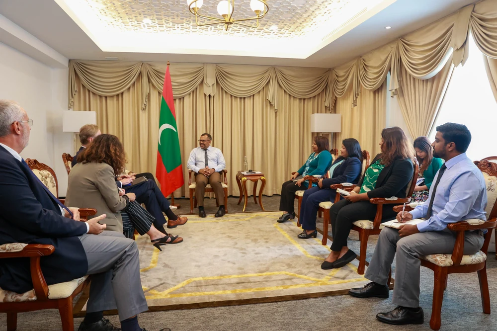 photo for ޚާރިޖީ ވަޒީރު އީޔޫގެ އީއީއޭއެސްގެ ޑެޕިއުޓީ މެނޭޖިންގ ޑިރެކްޓަރާ ބައްދަލުކުރެއްވުން